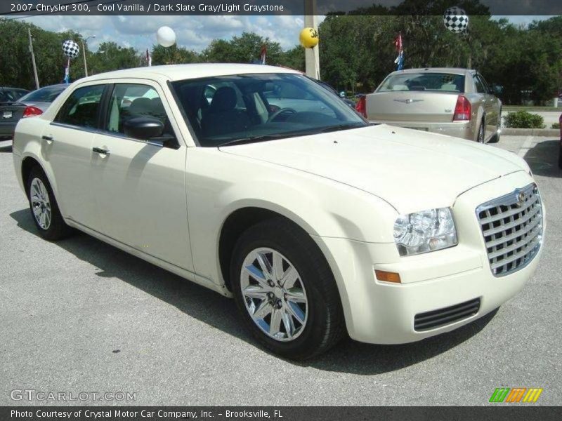 Cool Vanilla / Dark Slate Gray/Light Graystone 2007 Chrysler 300