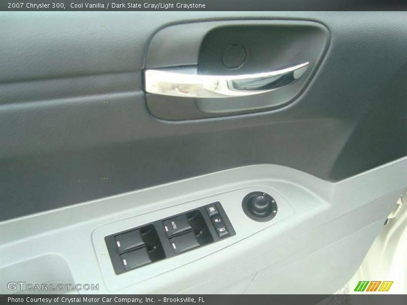 Cool Vanilla / Dark Slate Gray/Light Graystone 2007 Chrysler 300