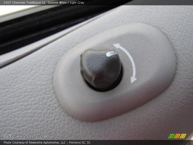 Summit White / Light Gray 2007 Chevrolet TrailBlazer LS
