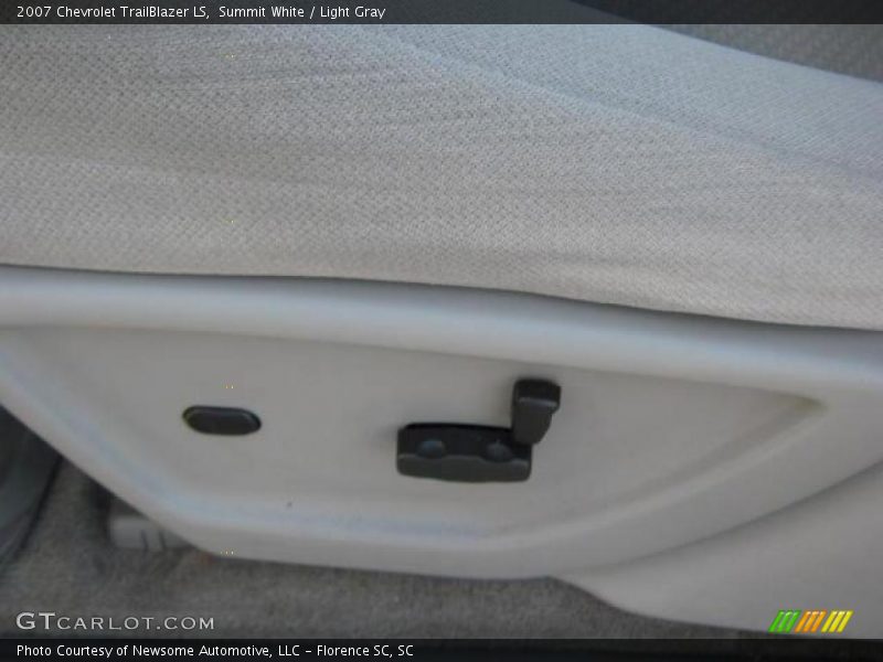 Summit White / Light Gray 2007 Chevrolet TrailBlazer LS