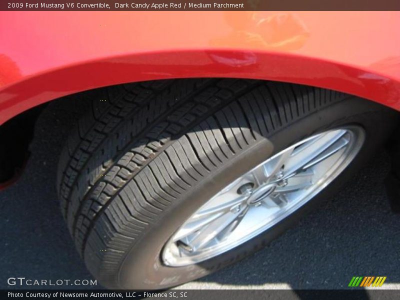 Dark Candy Apple Red / Medium Parchment 2009 Ford Mustang V6 Convertible