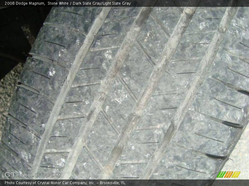 Stone White / Dark Slate Gray/Light Slate Gray 2008 Dodge Magnum