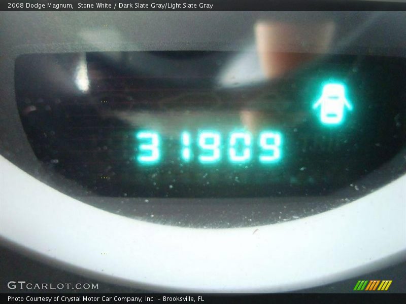 Stone White / Dark Slate Gray/Light Slate Gray 2008 Dodge Magnum
