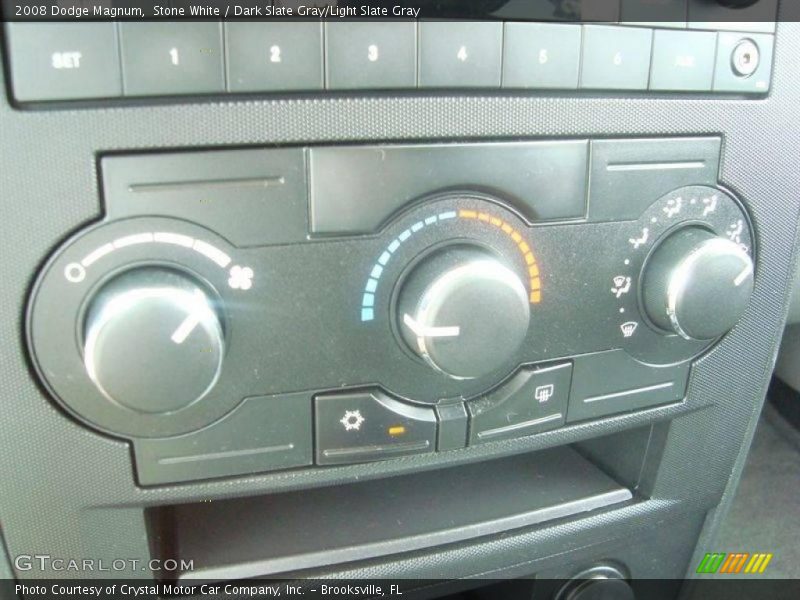 Stone White / Dark Slate Gray/Light Slate Gray 2008 Dodge Magnum