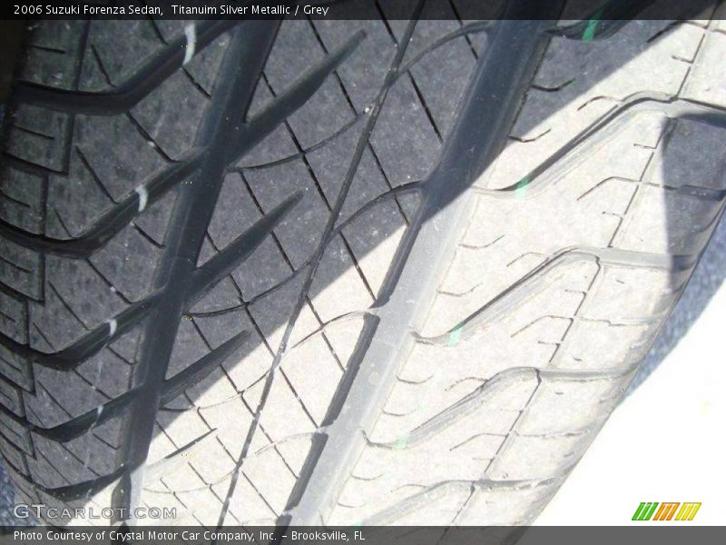 Titanuim Silver Metallic / Grey 2006 Suzuki Forenza Sedan