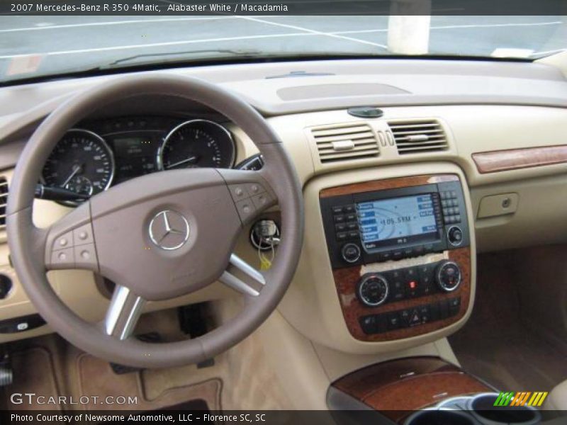 Alabaster White / Macadamia 2007 Mercedes-Benz R 350 4Matic