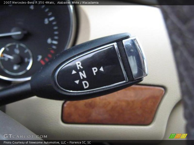 Alabaster White / Macadamia 2007 Mercedes-Benz R 350 4Matic