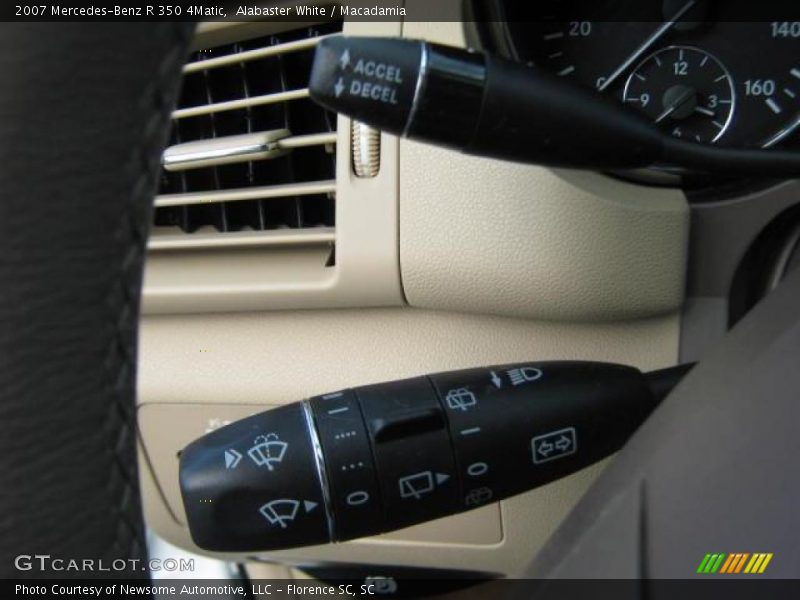 Alabaster White / Macadamia 2007 Mercedes-Benz R 350 4Matic