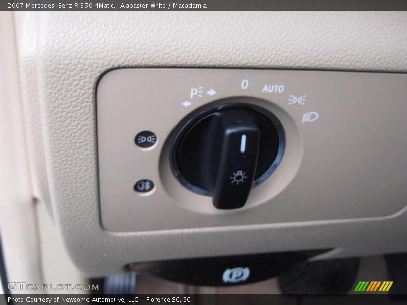 Alabaster White / Macadamia 2007 Mercedes-Benz R 350 4Matic