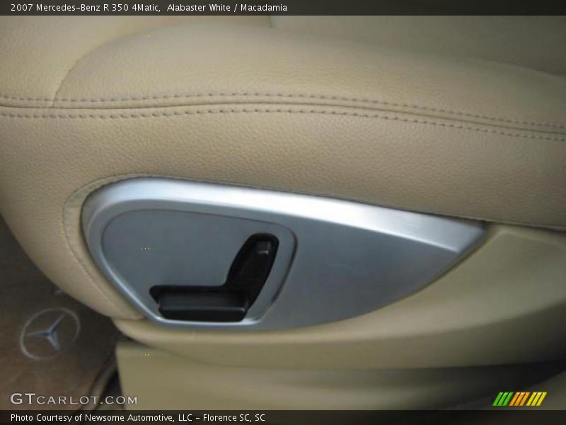 Alabaster White / Macadamia 2007 Mercedes-Benz R 350 4Matic