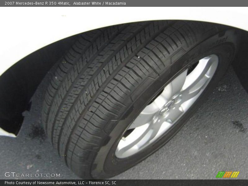 Alabaster White / Macadamia 2007 Mercedes-Benz R 350 4Matic
