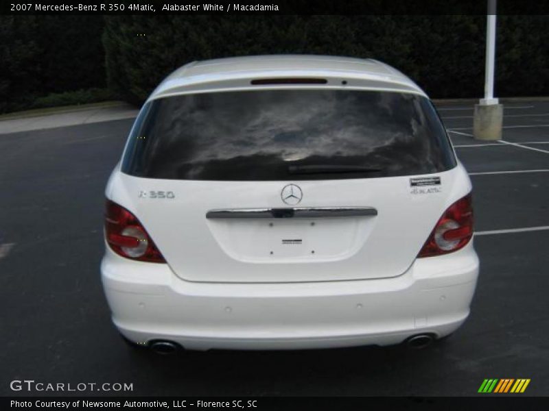 Alabaster White / Macadamia 2007 Mercedes-Benz R 350 4Matic