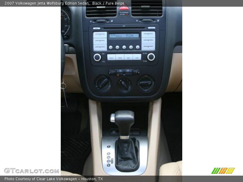 Black / Pure Beige 2007 Volkswagen Jetta Wolfsburg Edition Sedan