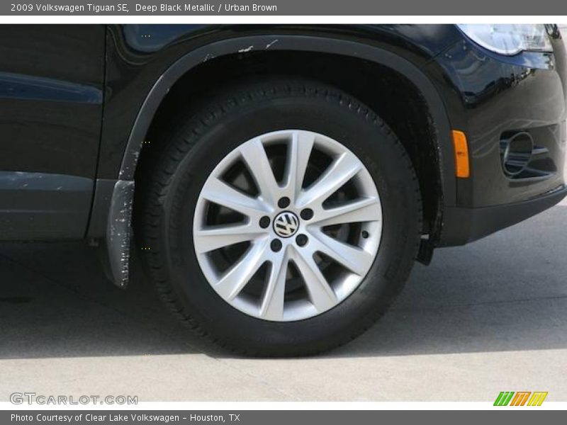 Deep Black Metallic / Urban Brown 2009 Volkswagen Tiguan SE