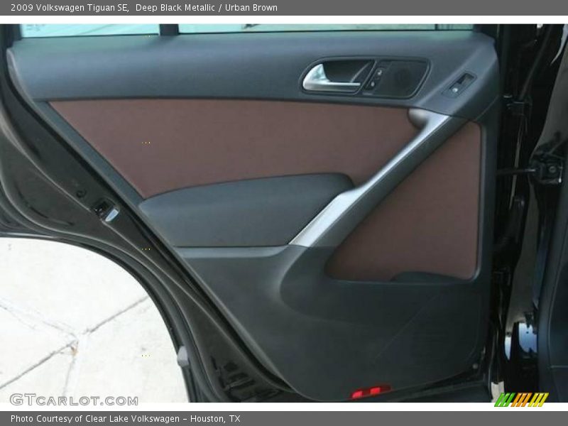Deep Black Metallic / Urban Brown 2009 Volkswagen Tiguan SE