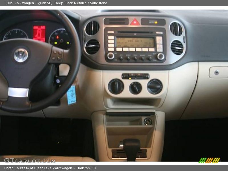 Deep Black Metallic / Sandstone 2009 Volkswagen Tiguan SE