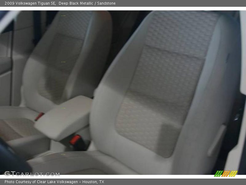 Deep Black Metallic / Sandstone 2009 Volkswagen Tiguan SE