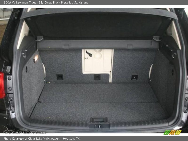Deep Black Metallic / Sandstone 2009 Volkswagen Tiguan SE