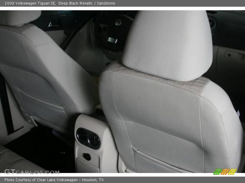Deep Black Metallic / Sandstone 2009 Volkswagen Tiguan SE