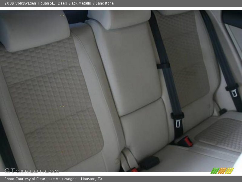 Deep Black Metallic / Sandstone 2009 Volkswagen Tiguan SE