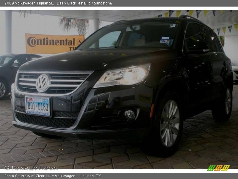 Deep Black Metallic / Sandstone 2009 Volkswagen Tiguan SE