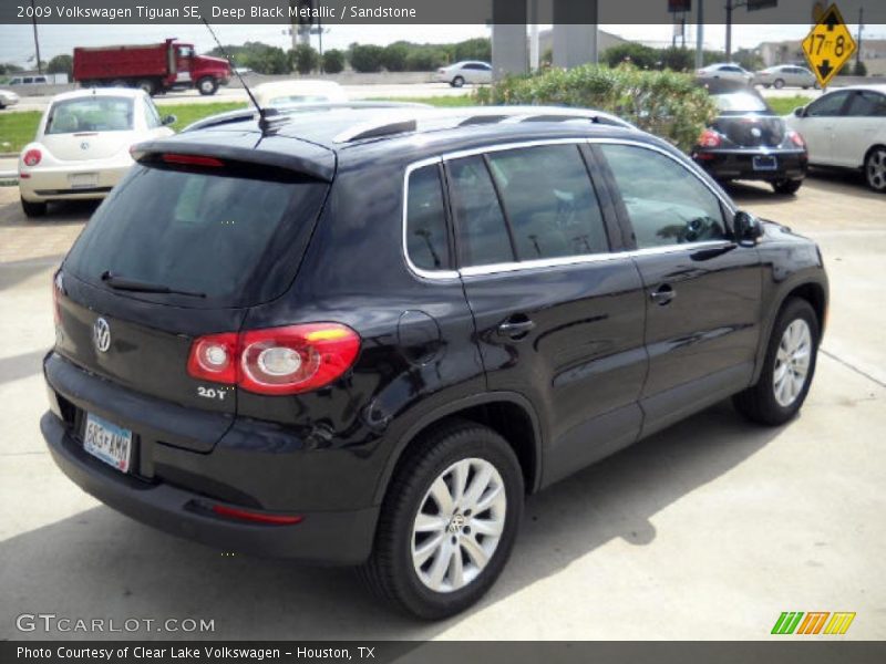 Deep Black Metallic / Sandstone 2009 Volkswagen Tiguan SE