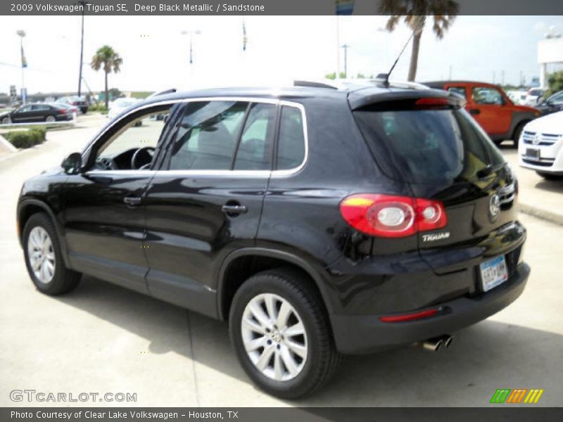 Deep Black Metallic / Sandstone 2009 Volkswagen Tiguan SE