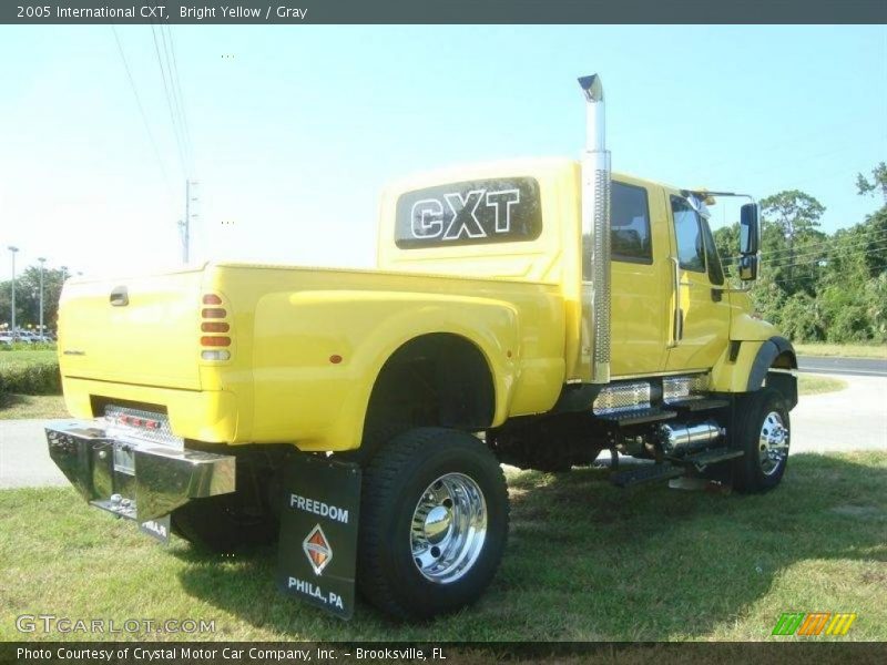 Bright Yellow / Gray 2005 International CXT
