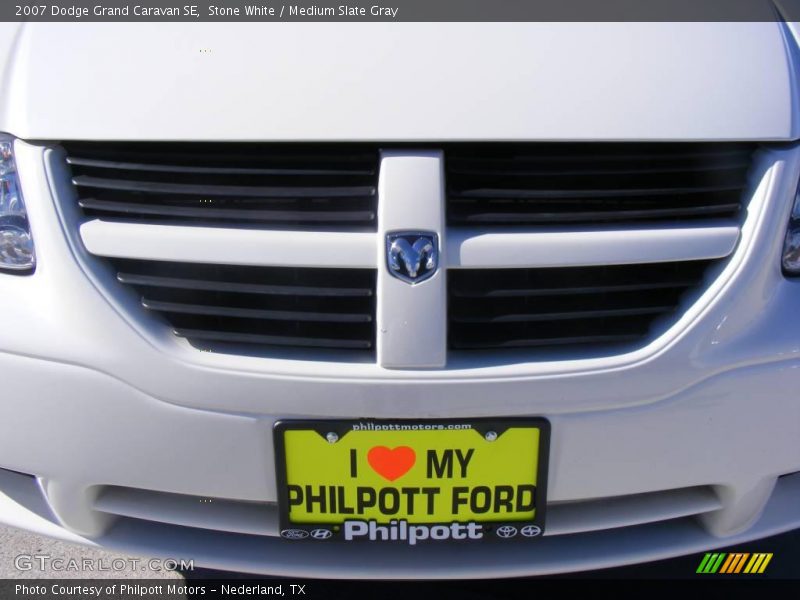 Stone White / Medium Slate Gray 2007 Dodge Grand Caravan SE