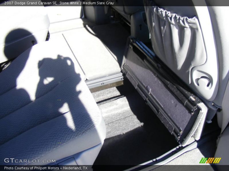 Stone White / Medium Slate Gray 2007 Dodge Grand Caravan SE