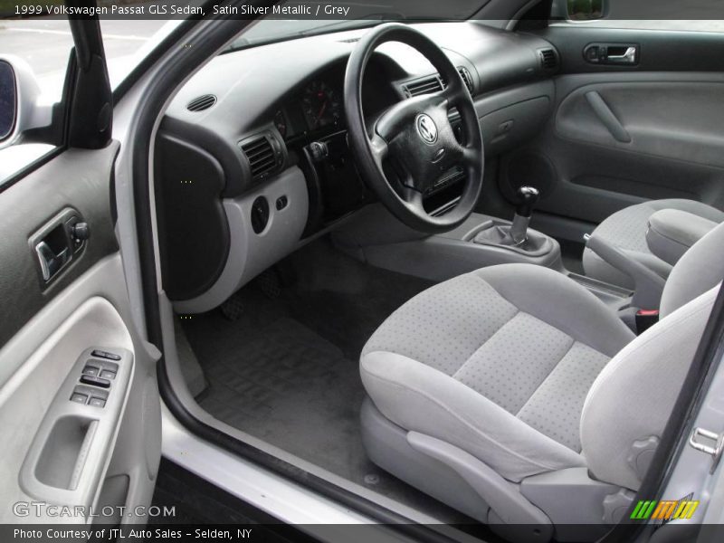 Satin Silver Metallic / Grey 1999 Volkswagen Passat GLS Sedan