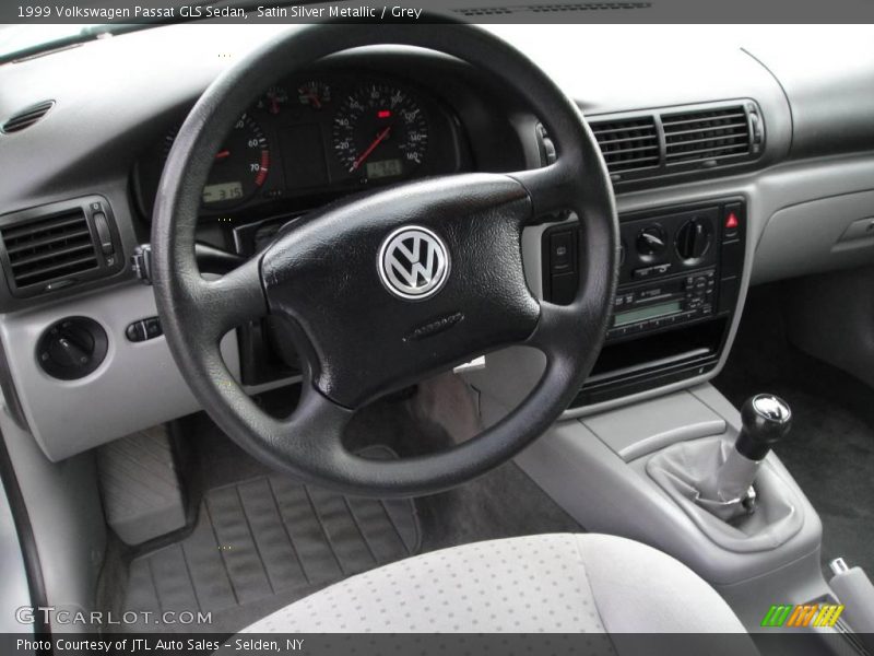 Satin Silver Metallic / Grey 1999 Volkswagen Passat GLS Sedan