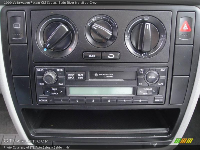 Satin Silver Metallic / Grey 1999 Volkswagen Passat GLS Sedan