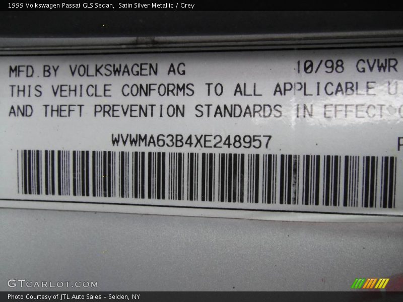 Satin Silver Metallic / Grey 1999 Volkswagen Passat GLS Sedan