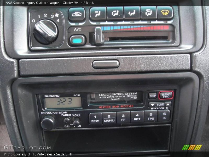 Glacier White / Black 1998 Subaru Legacy Outback Wagon