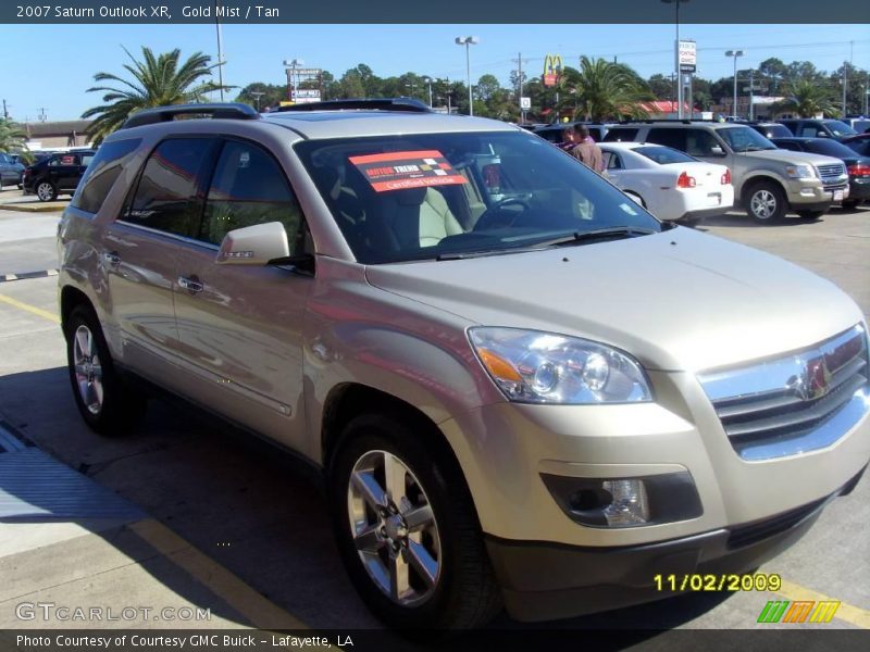 Gold Mist / Tan 2007 Saturn Outlook XR
