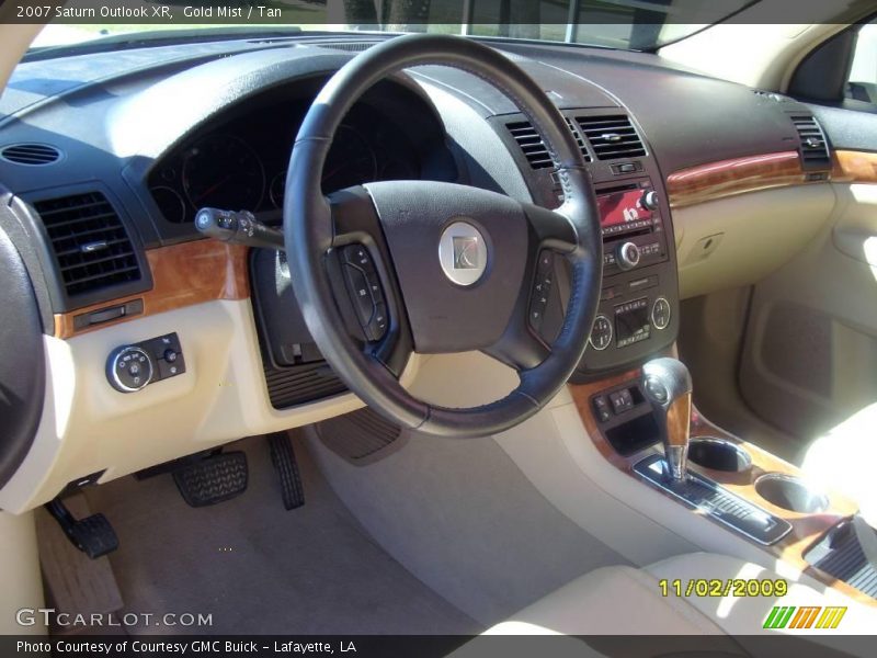 Gold Mist / Tan 2007 Saturn Outlook XR