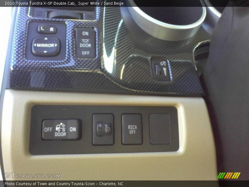 Super White / Sand Beige 2010 Toyota Tundra X-SP Double Cab