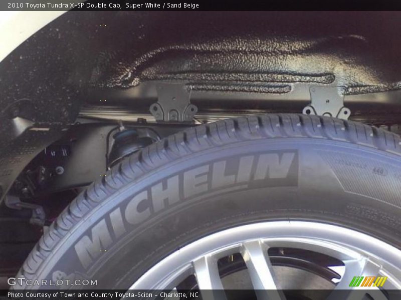 Super White / Sand Beige 2010 Toyota Tundra X-SP Double Cab