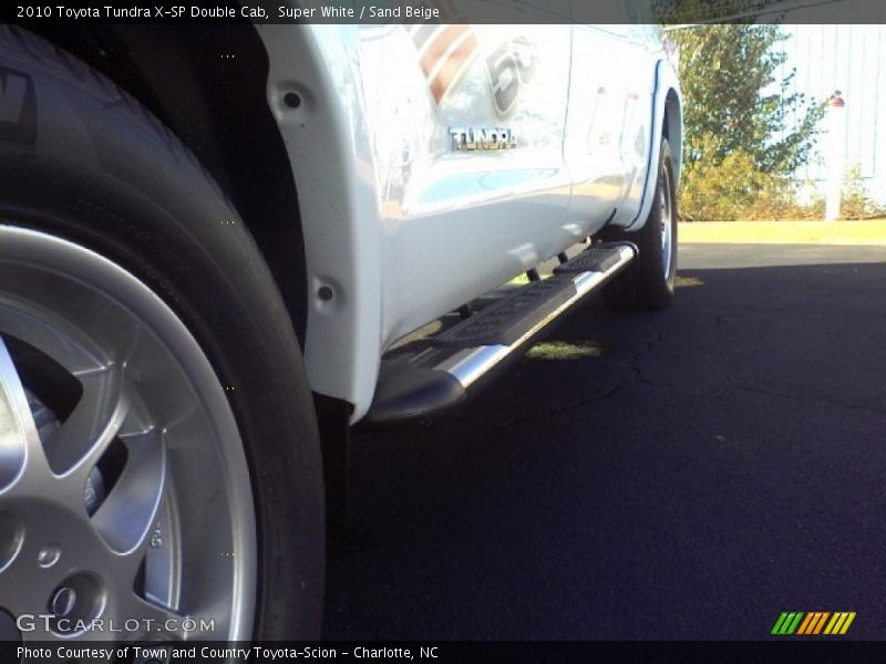 Super White / Sand Beige 2010 Toyota Tundra X-SP Double Cab