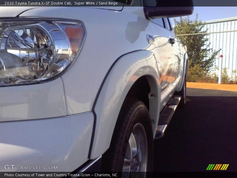 Super White / Sand Beige 2010 Toyota Tundra X-SP Double Cab