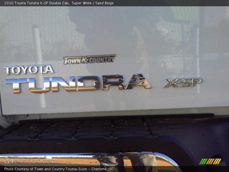 Super White / Sand Beige 2010 Toyota Tundra X-SP Double Cab