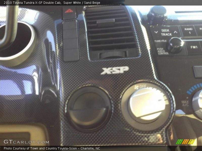 Super White / Sand Beige 2010 Toyota Tundra X-SP Double Cab