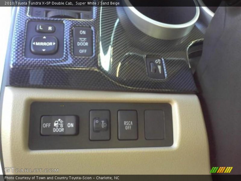 Super White / Sand Beige 2010 Toyota Tundra X-SP Double Cab