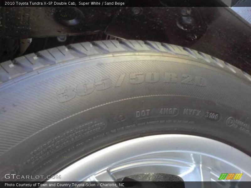 Super White / Sand Beige 2010 Toyota Tundra X-SP Double Cab