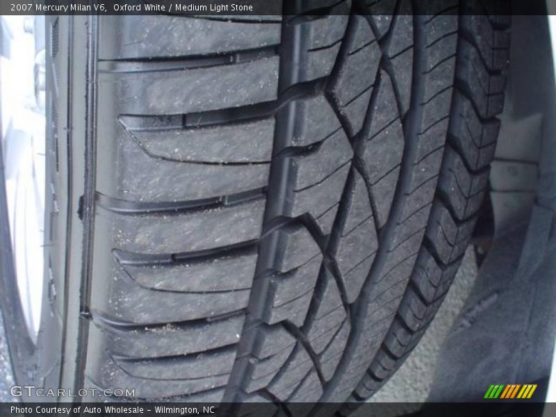 Oxford White / Medium Light Stone 2007 Mercury Milan V6