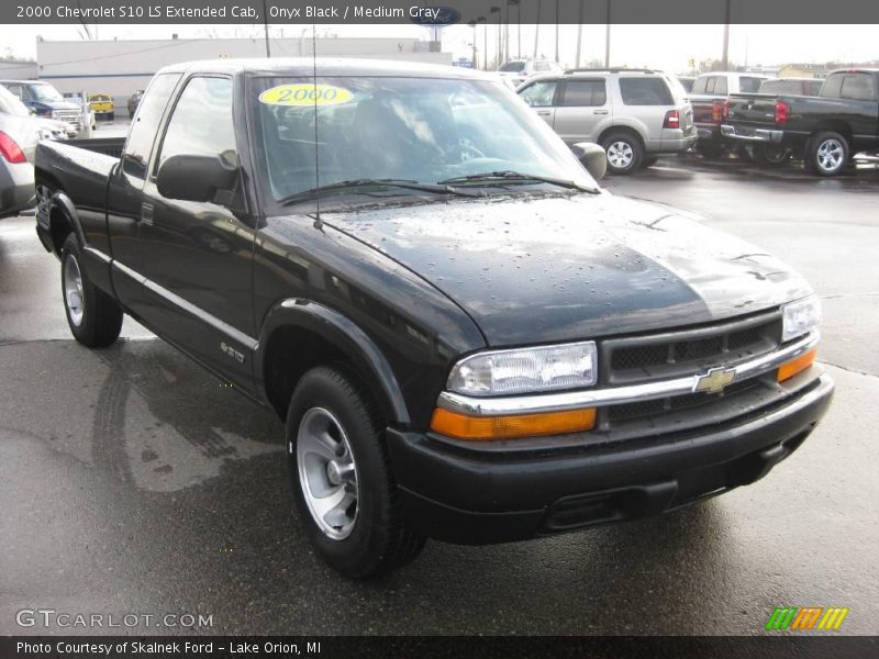 Onyx Black / Medium Gray 2000 Chevrolet S10 LS Extended Cab