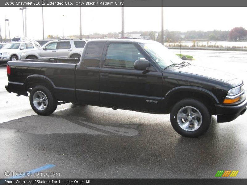 Onyx Black / Medium Gray 2000 Chevrolet S10 LS Extended Cab