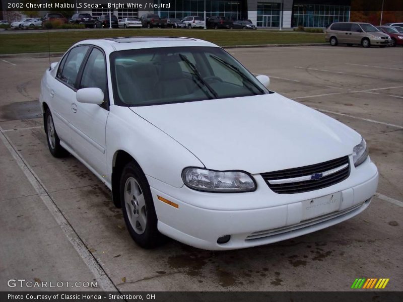 Bright White / Neutral 2002 Chevrolet Malibu LS Sedan