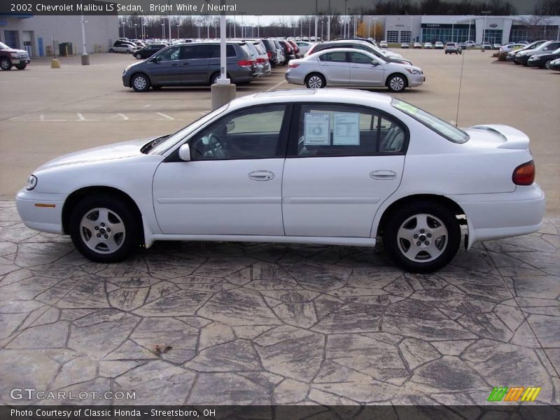 Bright White / Neutral 2002 Chevrolet Malibu LS Sedan